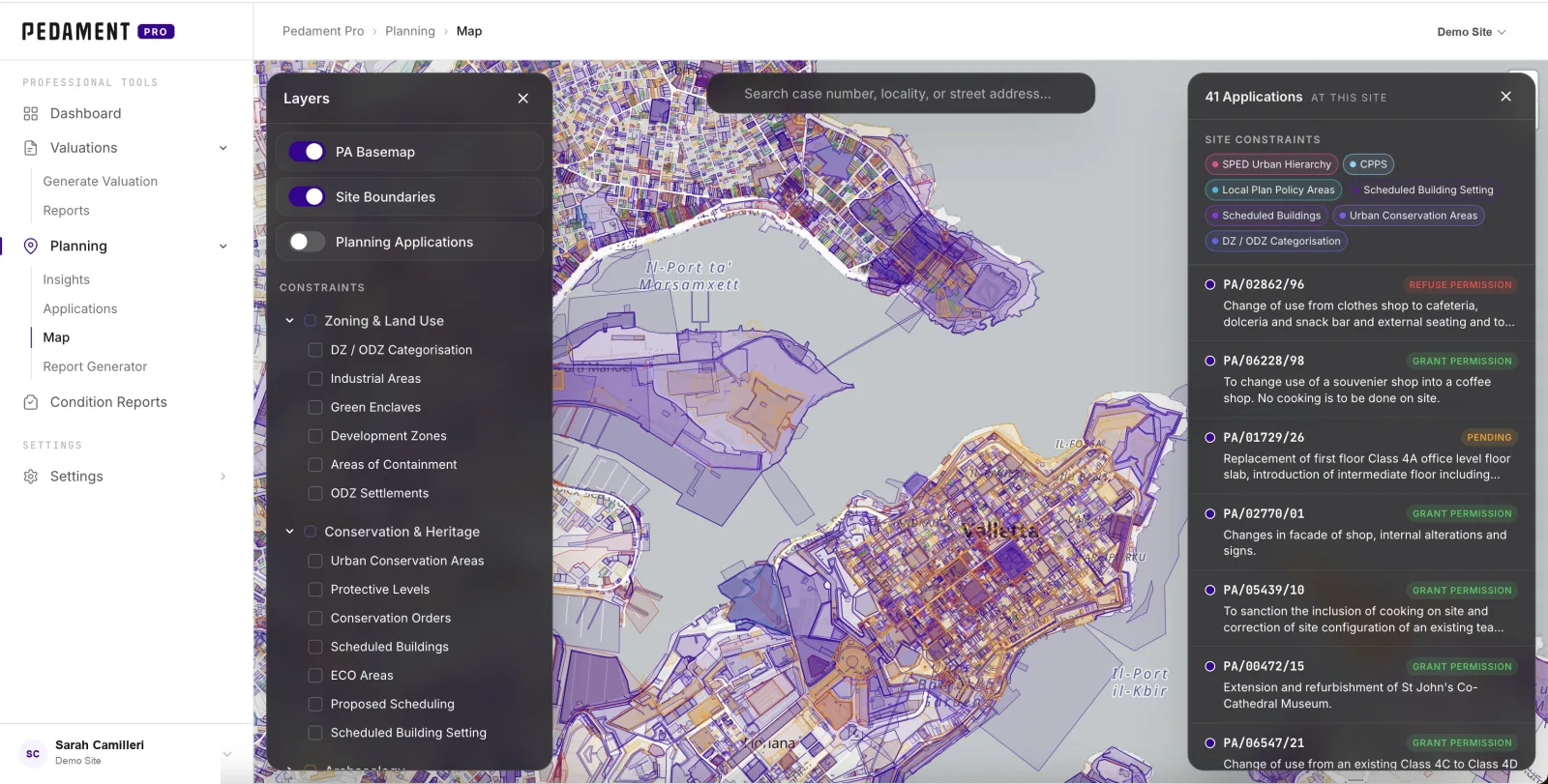 Pedament Pro: planning map of Valletta with layers panel and 100 applications at this site